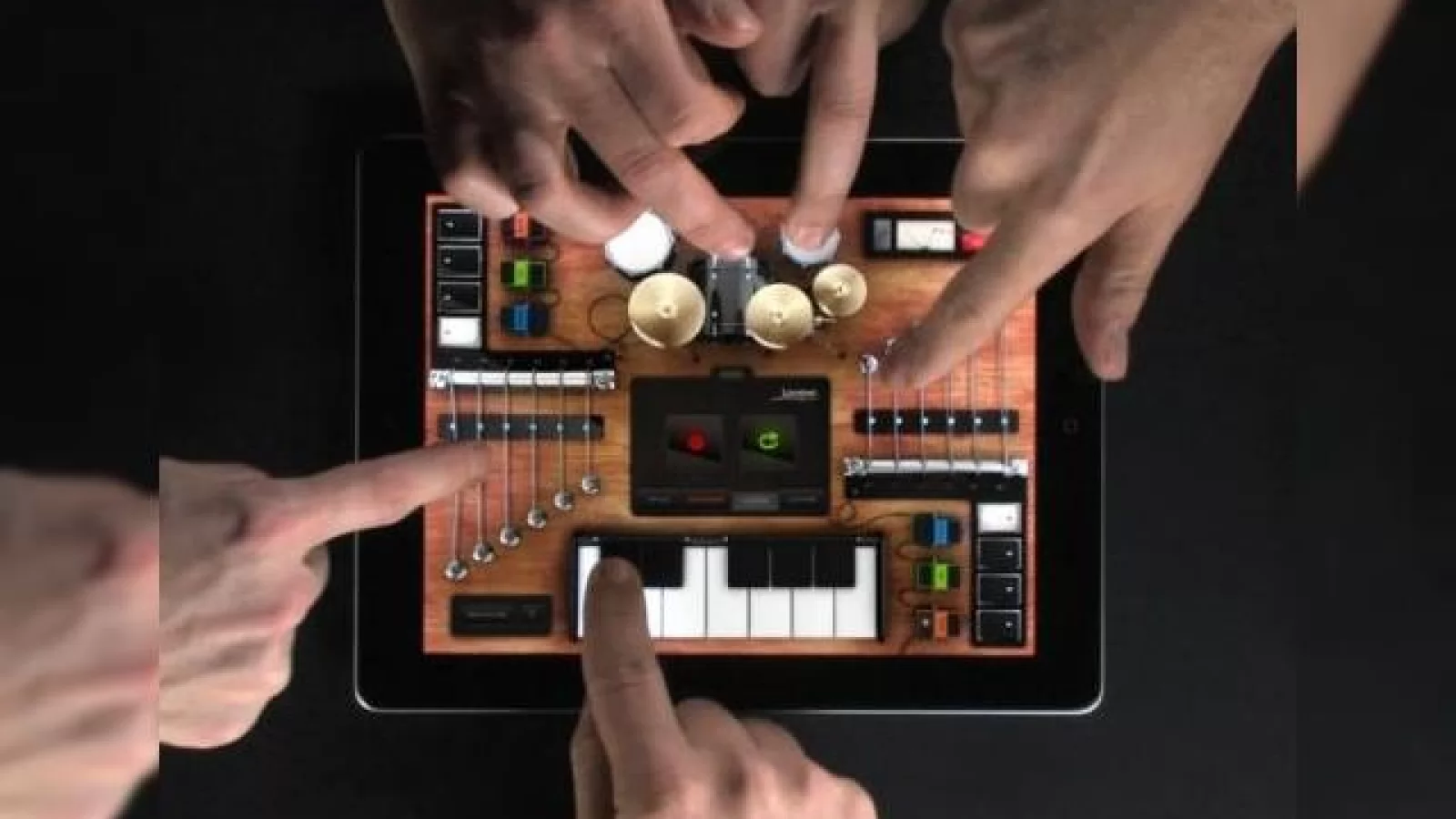 iPad-ul devine instrument pentru o formație Întreagă cu aplicația Rockmate (Video)