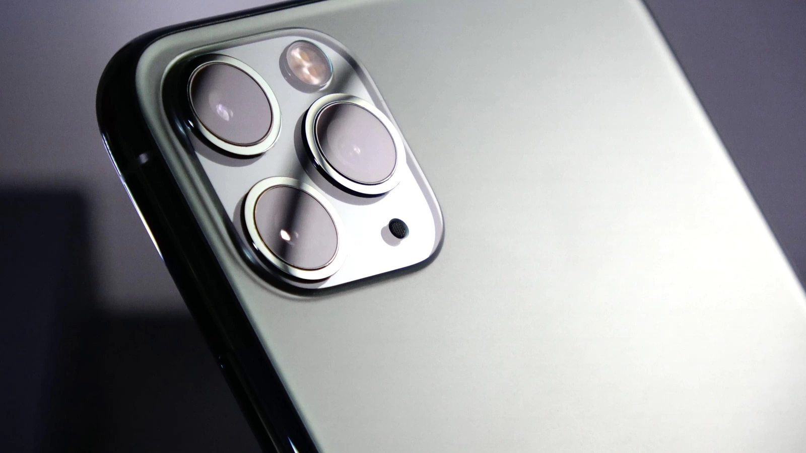 Apple iPhone 11 Pro Max review detaliat în limba română