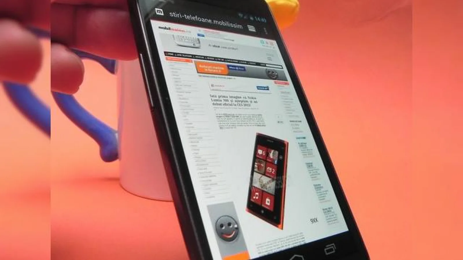 Review Samsung Galaxy Nexus - Android ajuns la maturitate, formatul de design ideal și câteva mici buguri de Început (Video)
