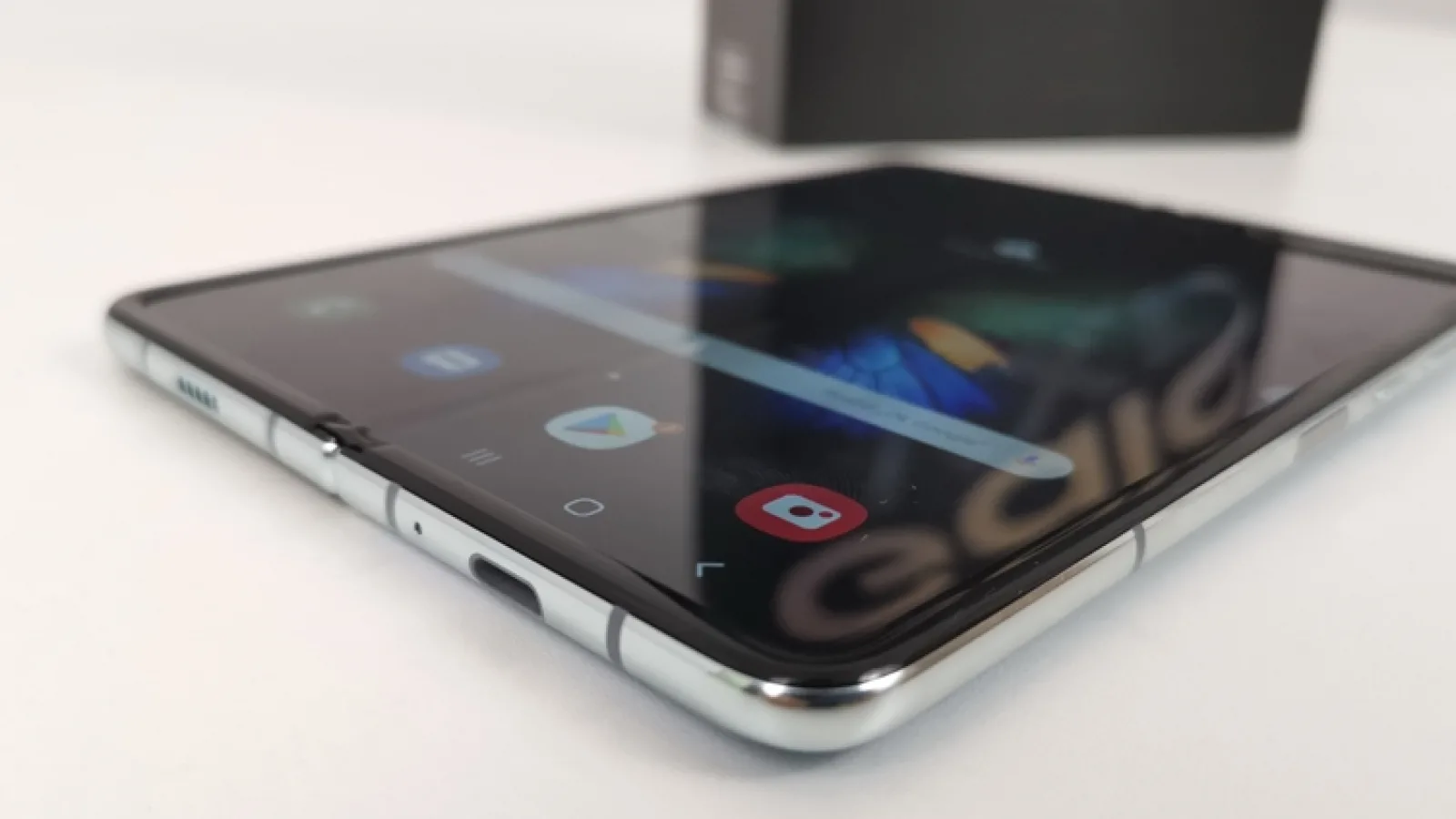 Turul Magazinelor #644: Galaxy Fold în stoc la Altex, Xiaomi Mi 9T Pro şi mai ieftin, boxe de 140W şi Galaxy A30s la preţ bun