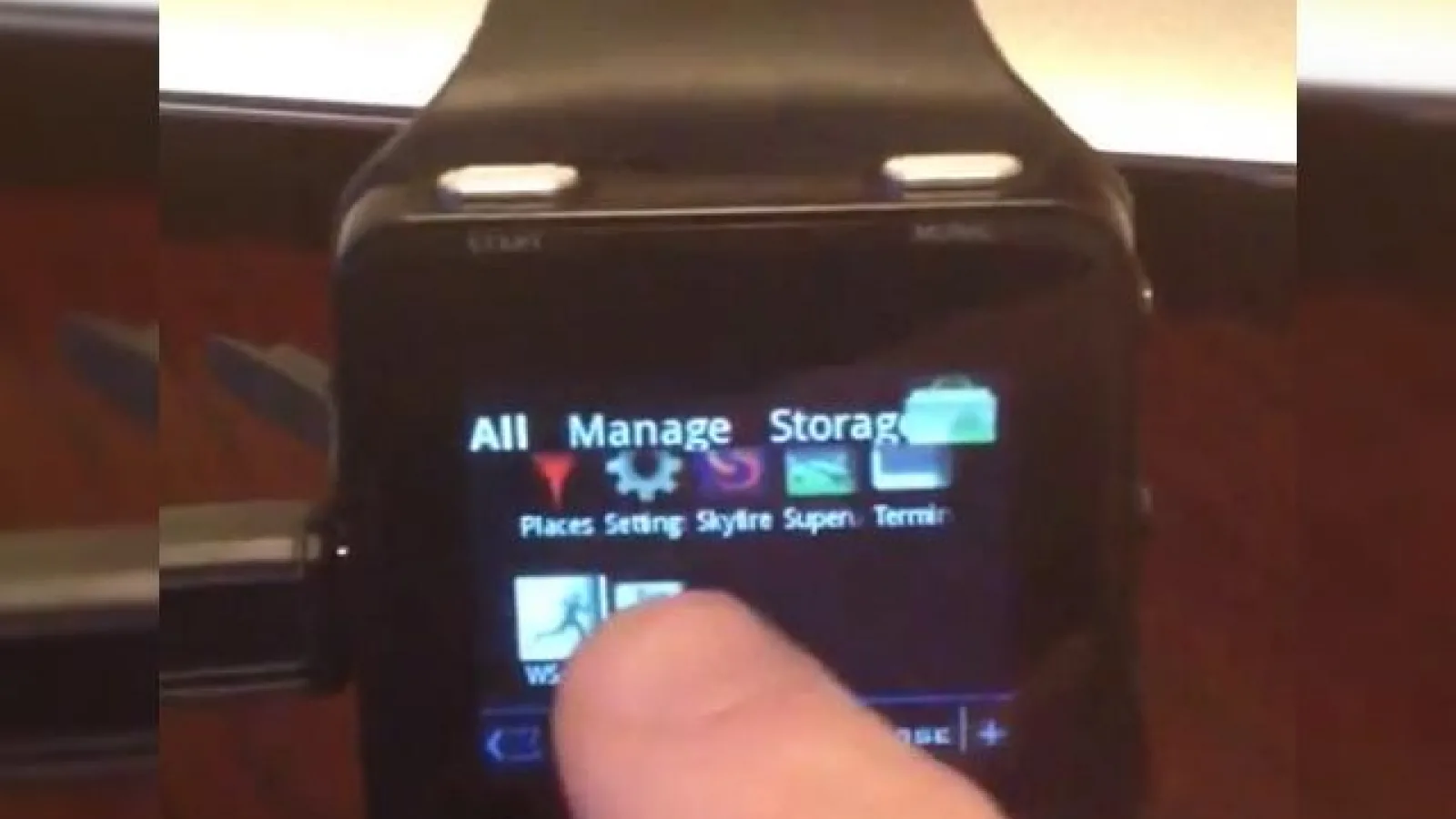 Ceasul fitness Motorola MotoActv rulează acum Honeycomb după rootare (Video)