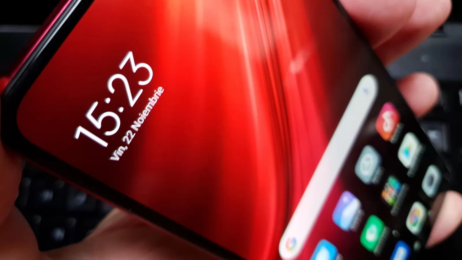 Xiaomi Redmi K20 Pro Premium: Display foarte luminos, experienţă de top 10 2019