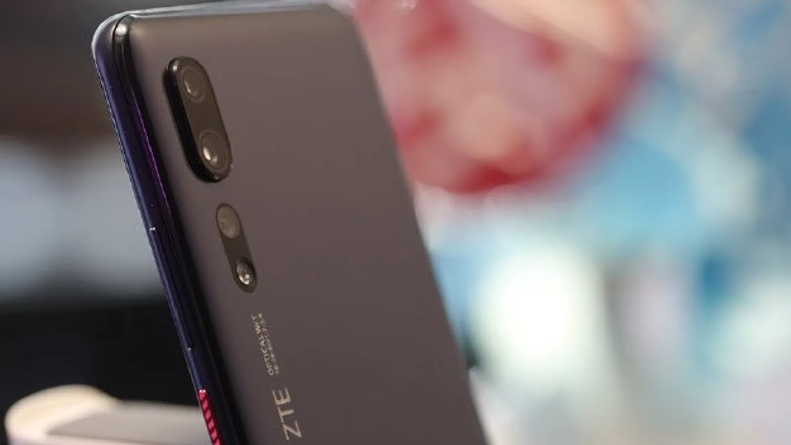 ZTE AXON 10S PRO 5G este primul telefon cu procesor Snapdragon 865 anunţat oficial; Iată dotările sale