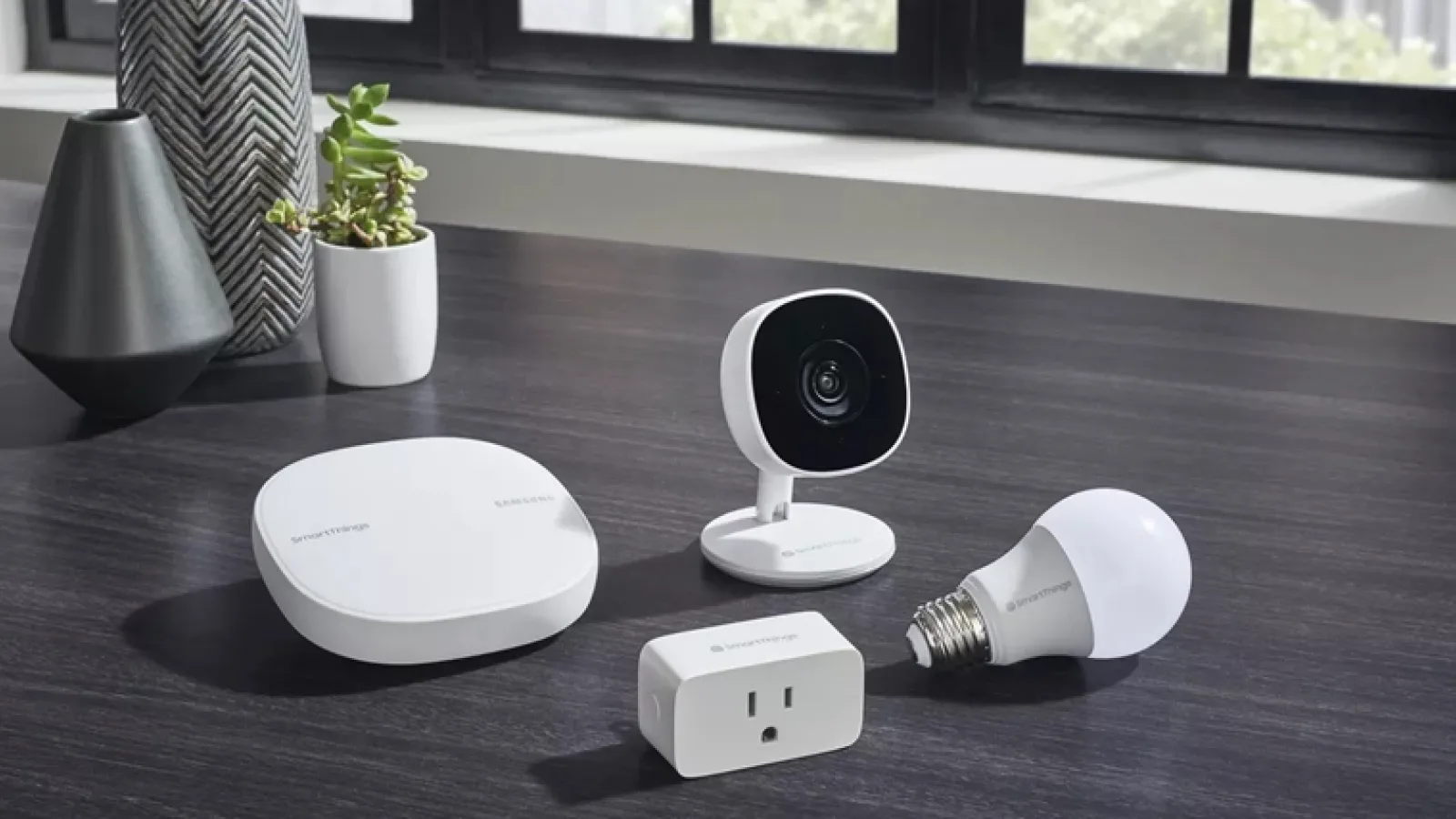 Apple, Google şi Amazon lucrează la un standard smart home open source, care ar putea scăpa de vulnerabilităţi şi probleme
