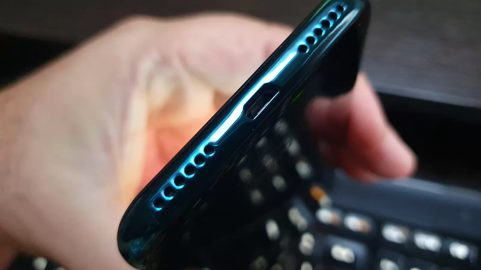 Allview V4 Viper: Acustica aduce surprize plăcute
