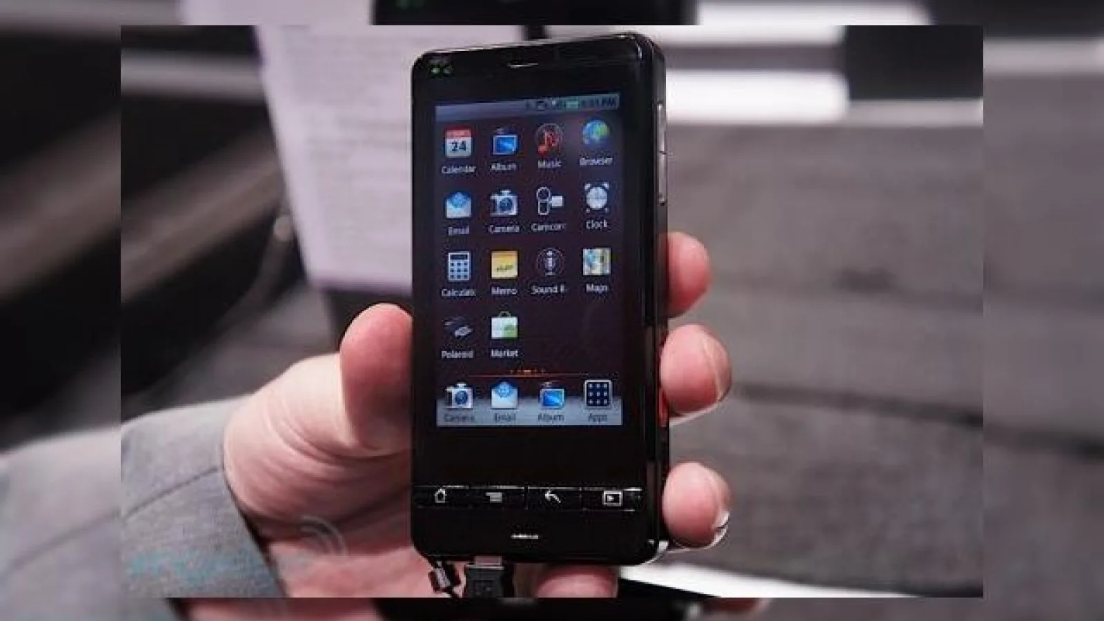 CES 2012: Telefonul Kodak Polaroid de 16 megapixeli, vine cu zoom optic și Android