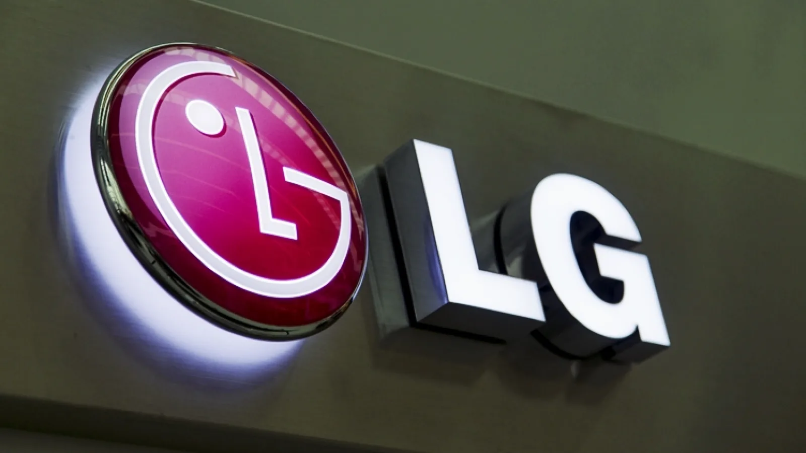 LG promite că va reveni la un business smartphone profitabil în 2021; Secretul său? "Factorul wow!"