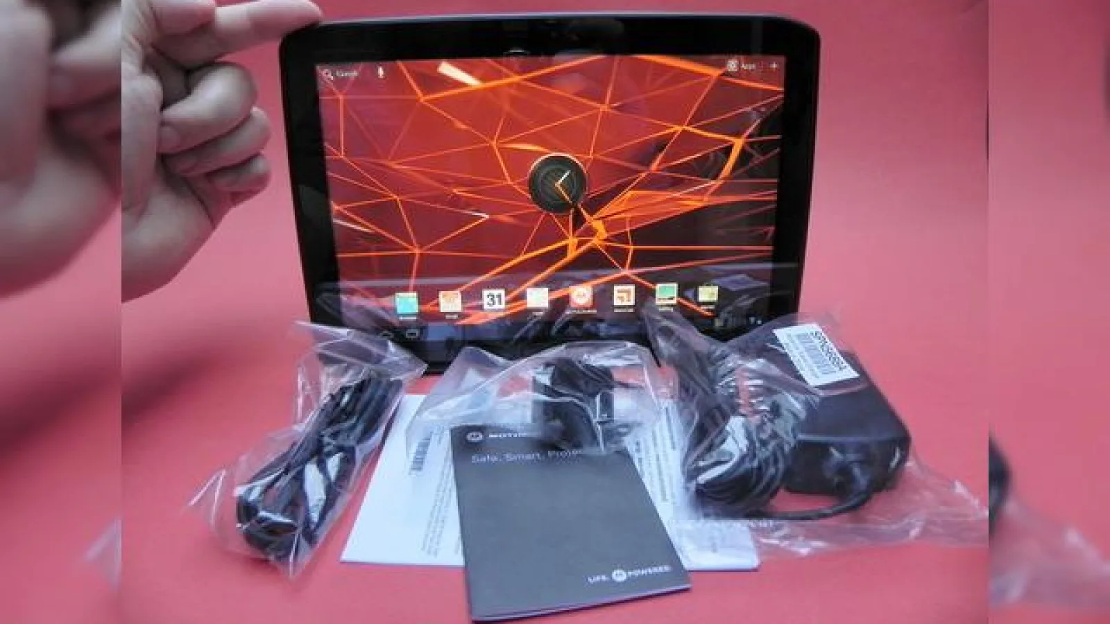 Motorola Xoom 2 scos din cutie la Mobilissimo.ro - urmașul tabletei "Nexus" Își arată colții... și colțurile (Video)