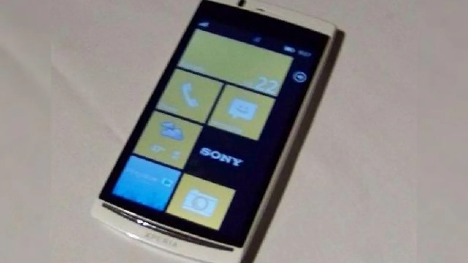 Imagini cu un Xperia Arc S cu Windows Phone la bord produc Încântare, suspiciuni