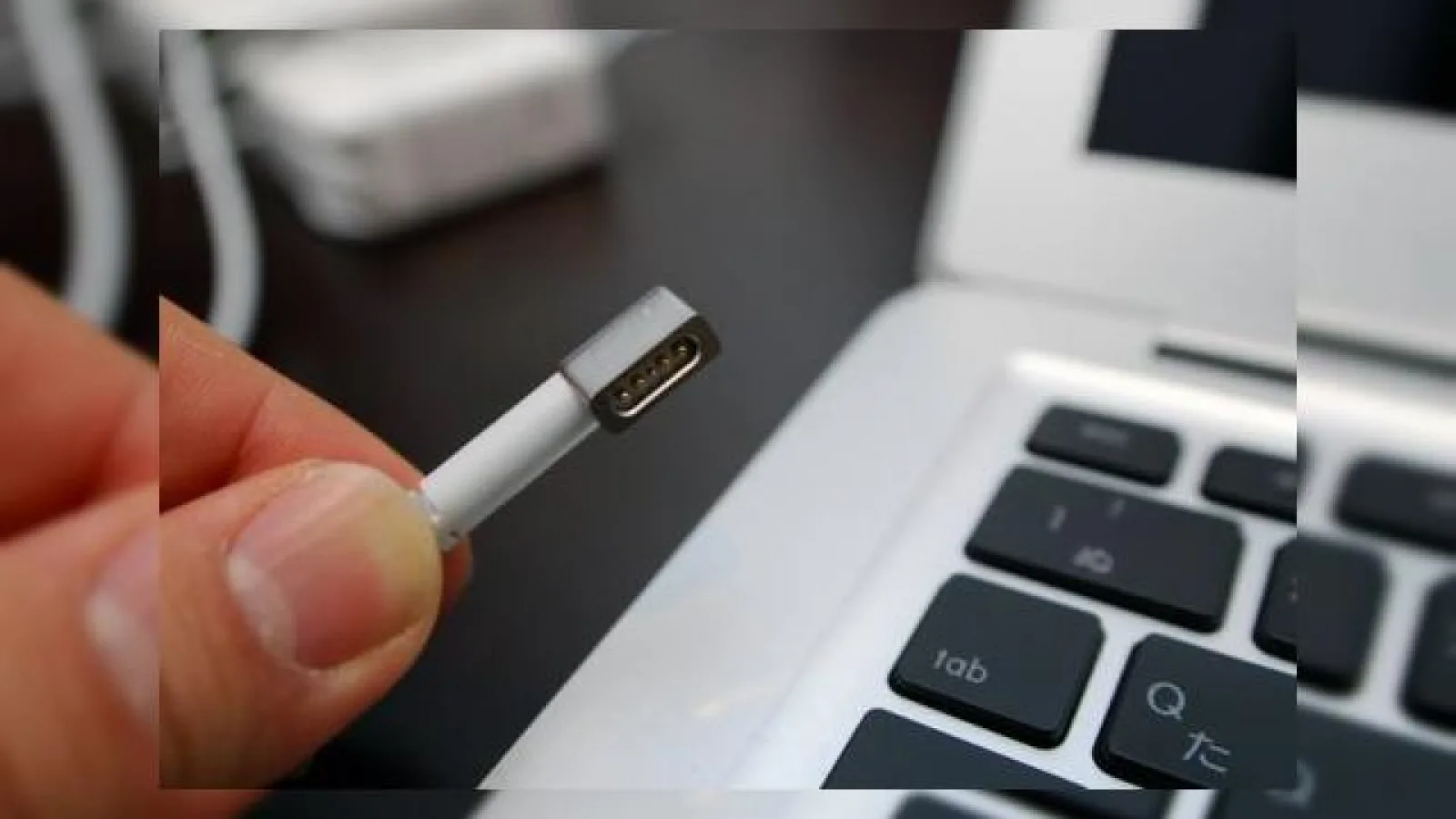 Viitorul tehnologiilor iPad și iPhone: porturi MagSafe, stylus special pentru iPad, Încărcare wireless