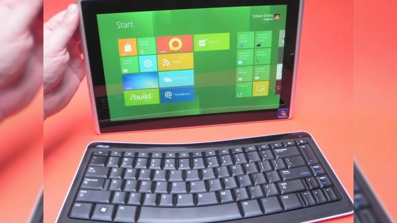 Windows 8 se mișcă excelent pe procesoarele ARM și debutul În februarie?