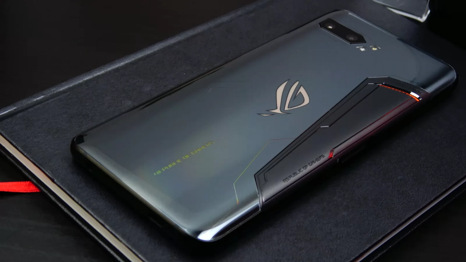 ASUS ROG Phone II Review în Română (Telefon eSports Republic of Gamers)