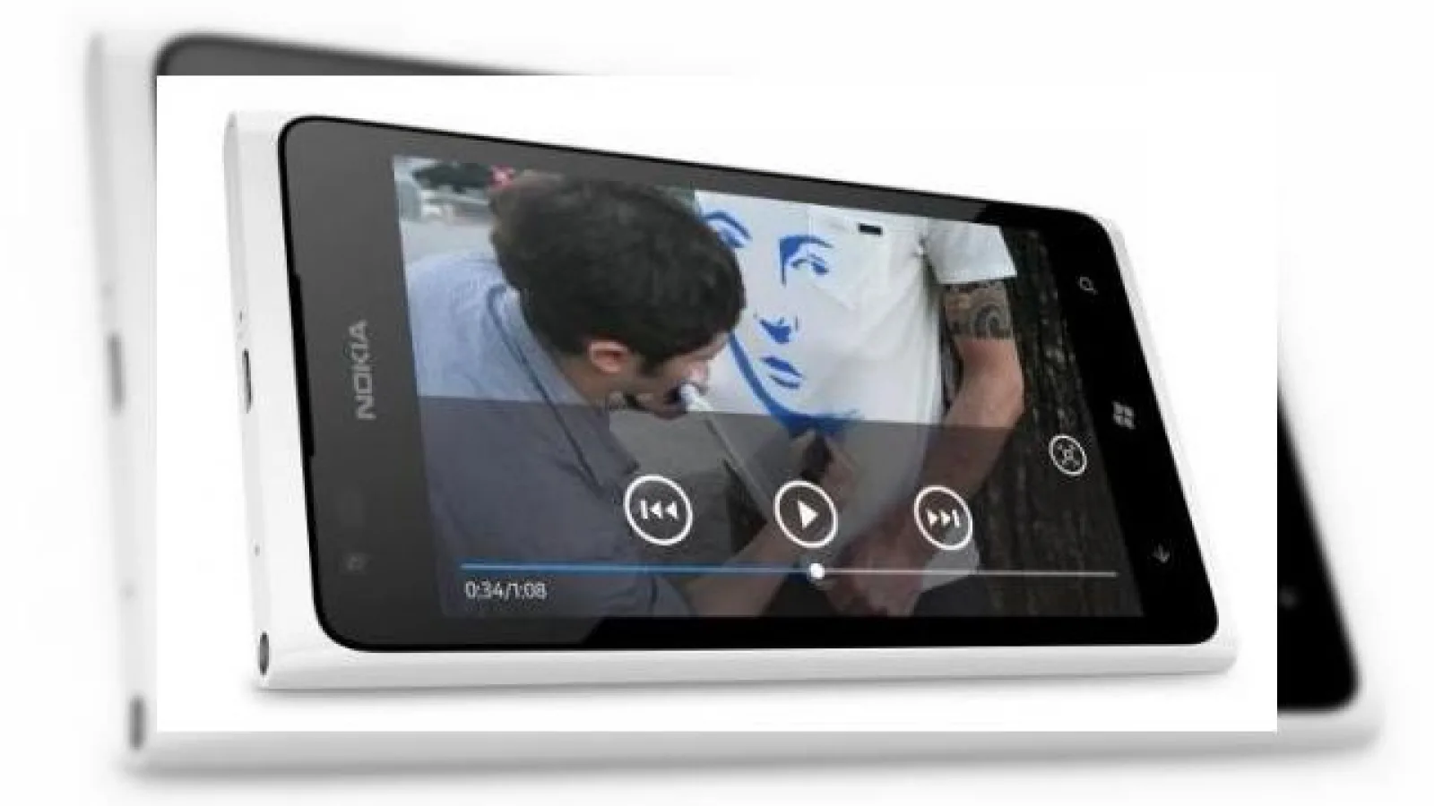 Nokia Lumia 900, acum și pe alb, iată o imagine ajunsă din greșeală pe Internet