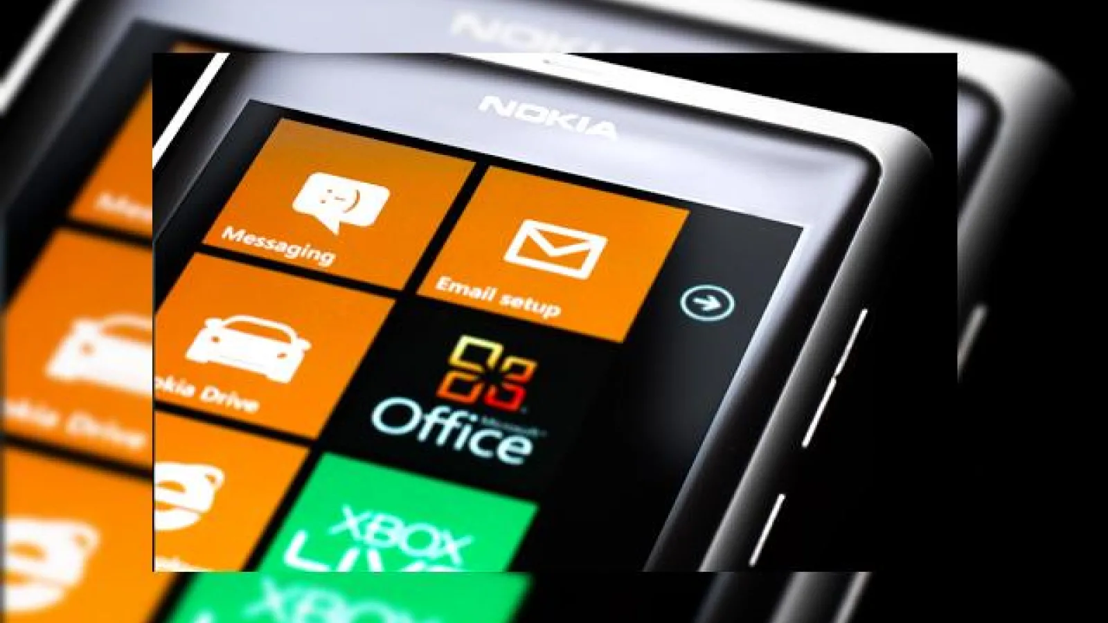 Nokia Lumia 800 În varianta albă