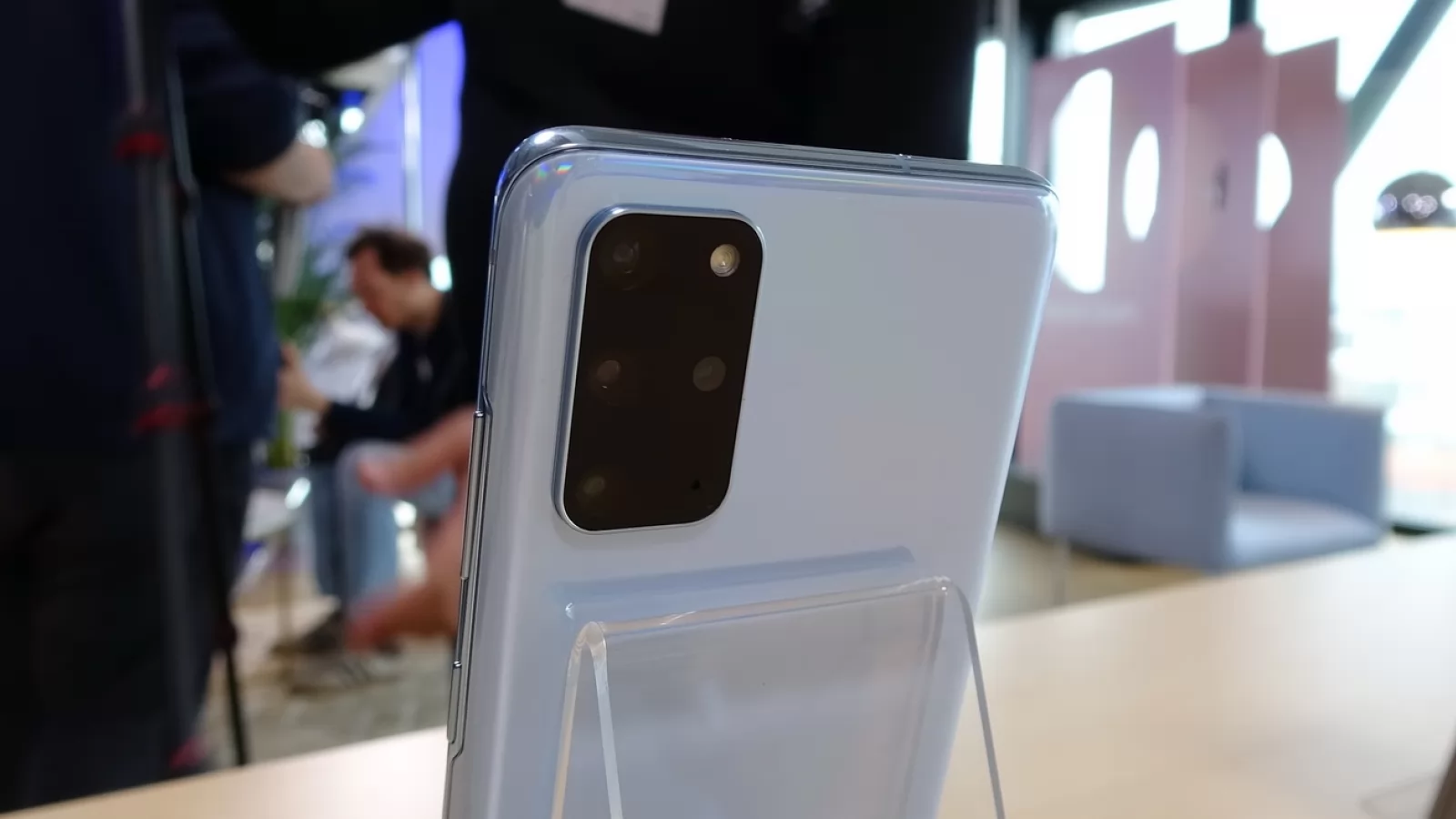 Samsung Galaxy S20+ Hands-on Review: extra Bokeh şi ecran faţă de S20, mult mai uşor de mânuit decât ai crede