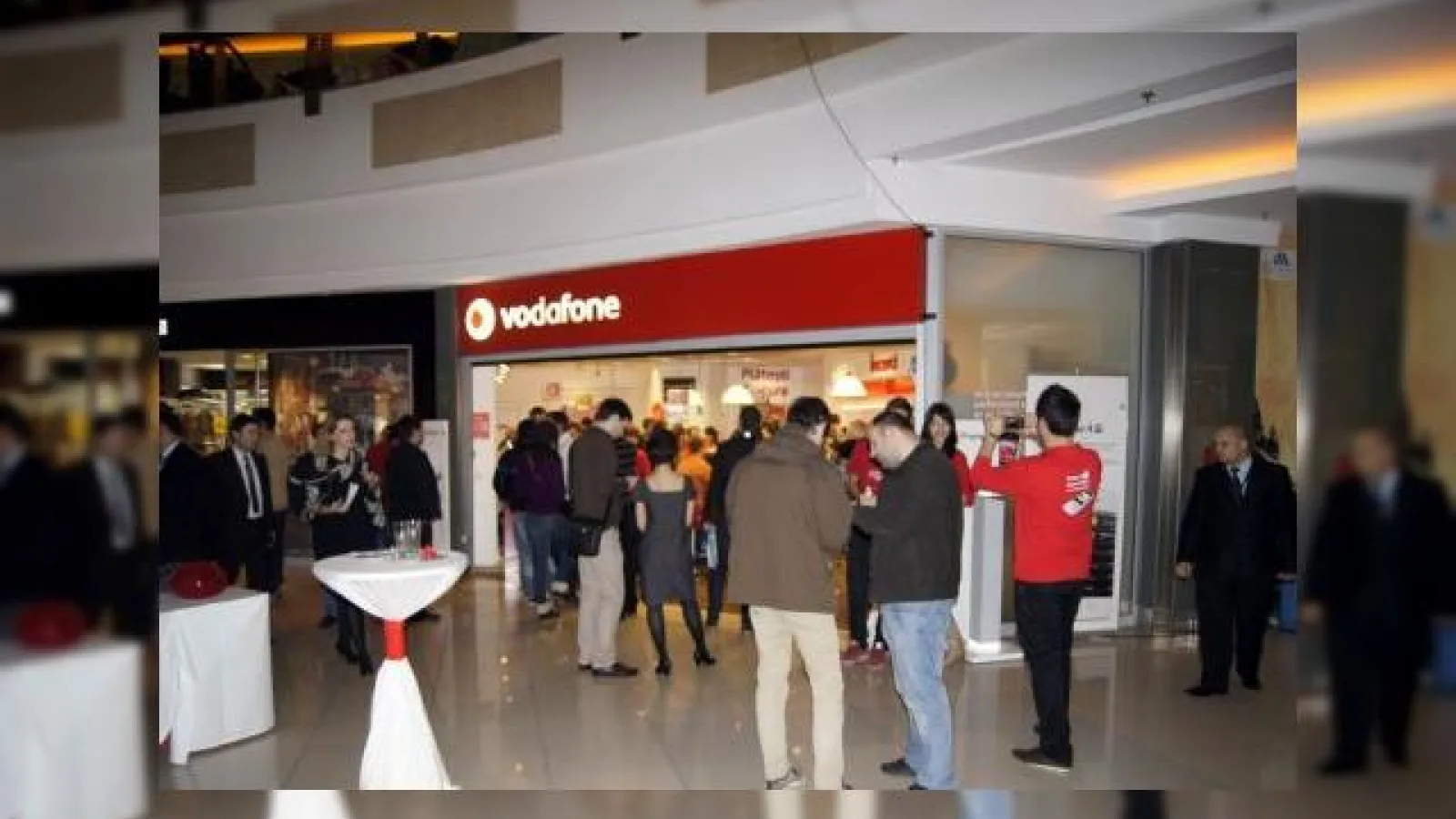 Vodafone România și rezultatele financiare pe trimestrul al III-lea 2011 - 2012