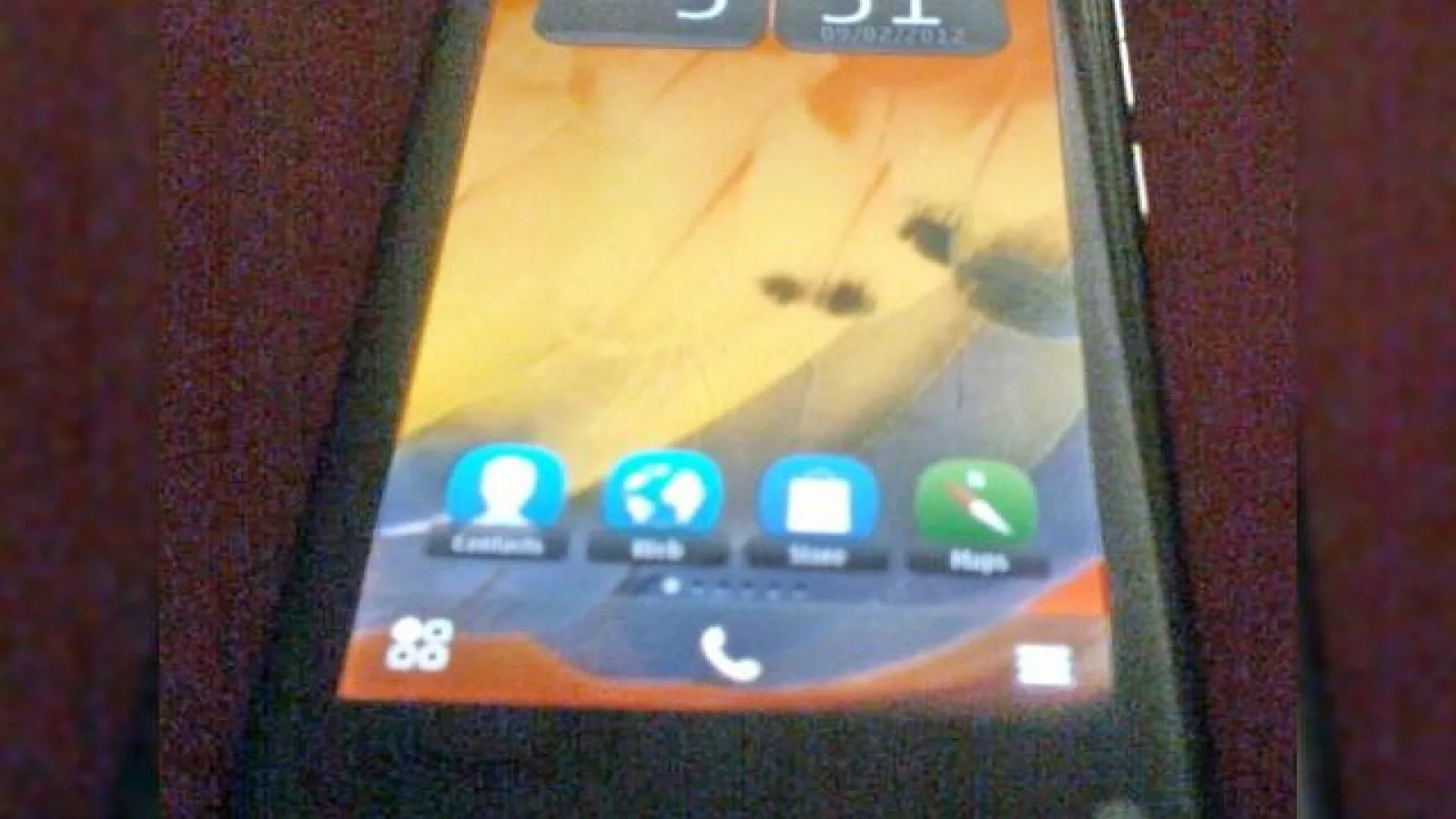 Nokia 801 Își face apariția Într-o primă imagine - Lumia 800 cu Symbian?