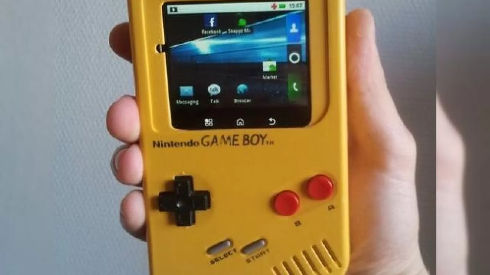 Nintendo GameBoy cu Android, un vis pentru gameri și doar un hack interesant deocamdată