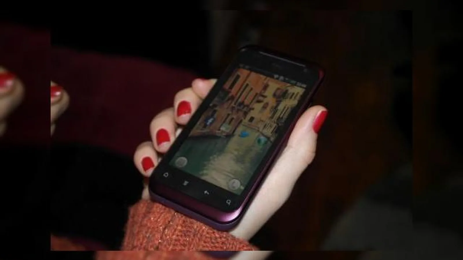 LG Optimus Sol vs HTC Rhyme - duel Între telefoane Android single core