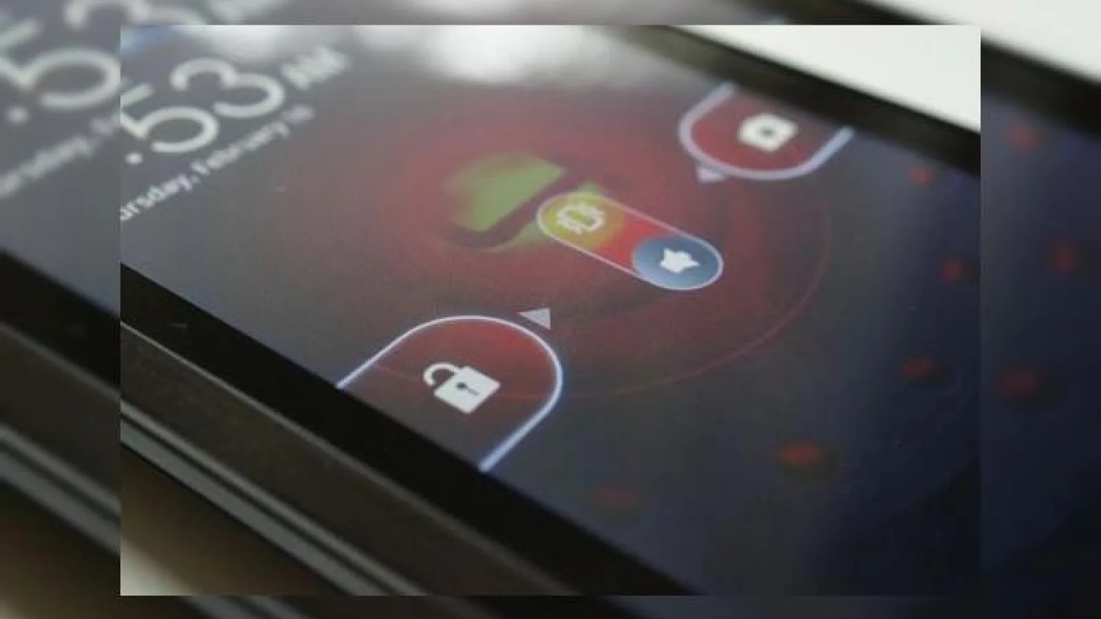 Apple deține drepturile pentru slide to unlock În Germania se pare... câștigă procesul cu Motorola