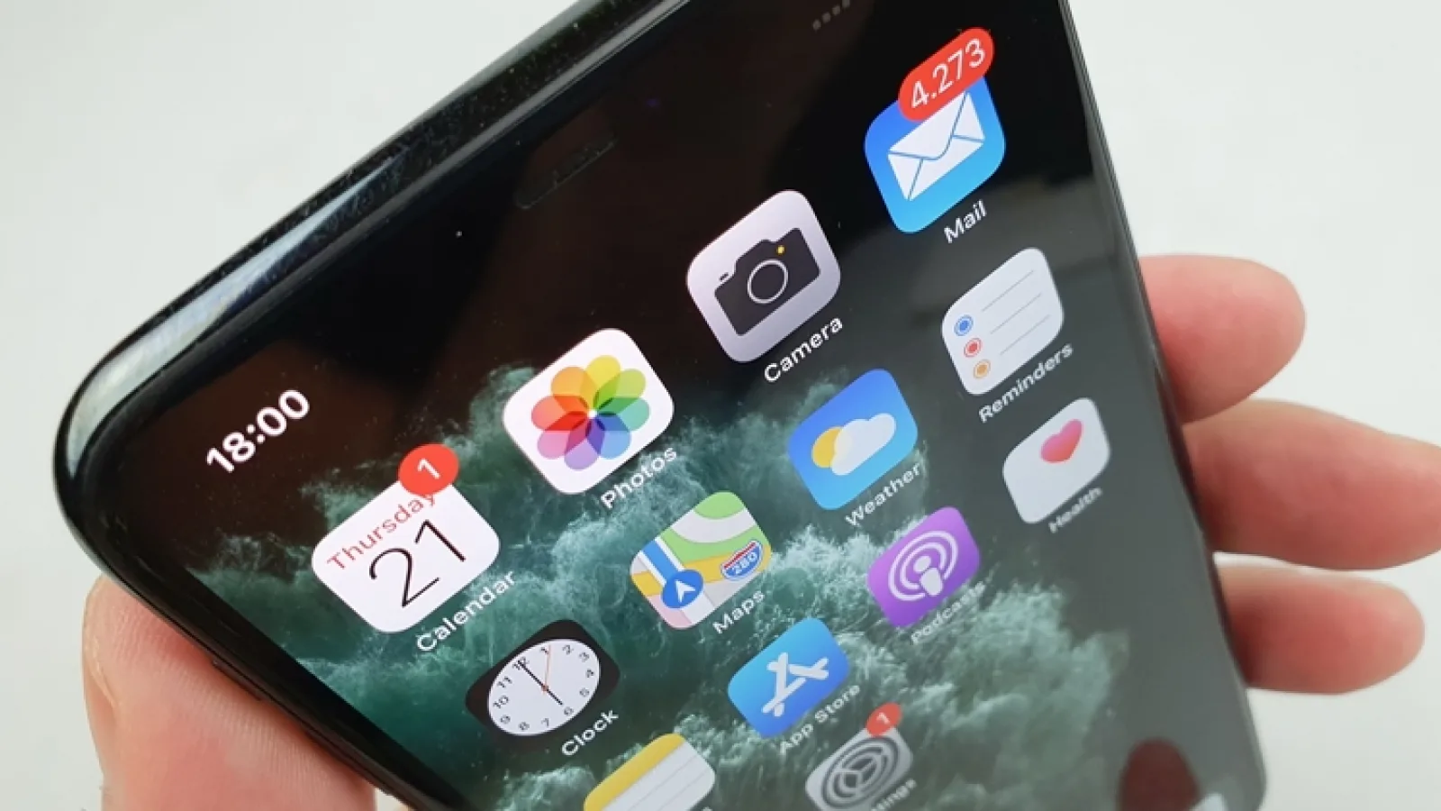 Apple ar putea să îţi permită să alegi Gmail ca aplicaţie default de Mail şi Chrome ca browser, pe iOS