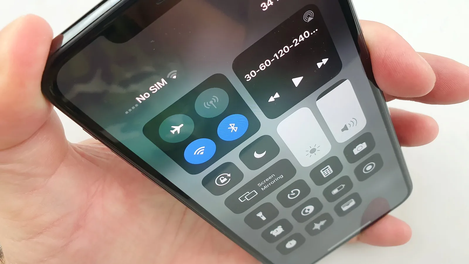 Apple iPhone 11 Pro Max: Display foarte luminos, perfect calibrat