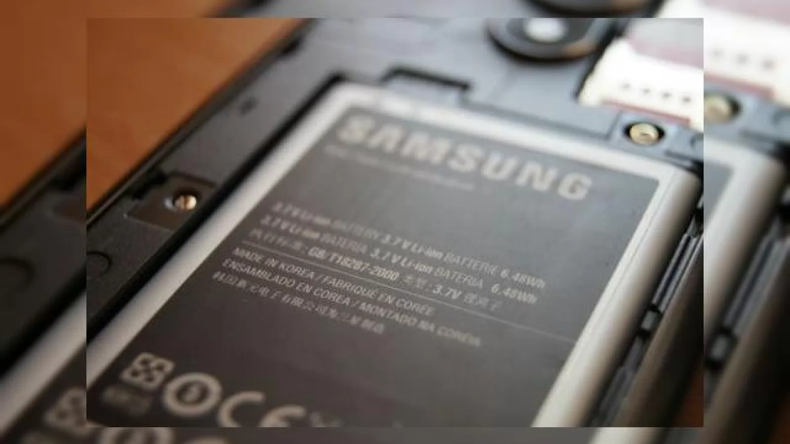 TOP 10: Smartphone-urile după capacitatea bateriei
