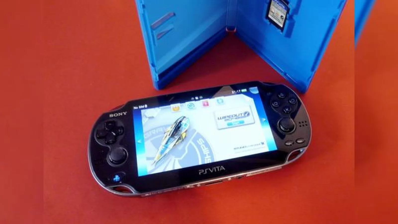 PlayStation Vita (PS Vita) unboxing - consola quad core a sosit În România! (Video)