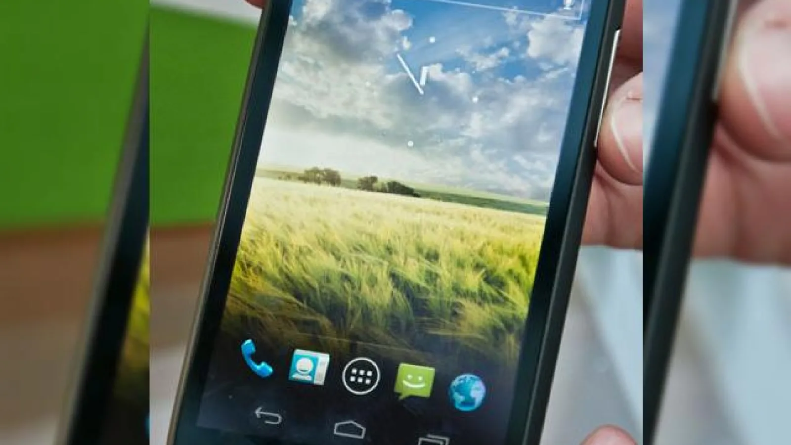 Acer CloudMobile surprins În imagini Înainte de prezentarea la MWC 2012