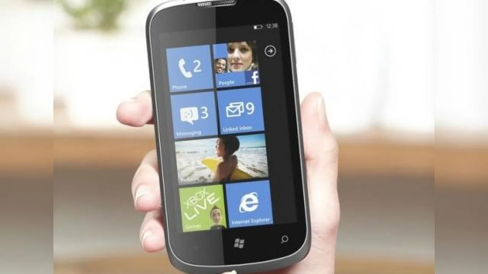 ZTE Orbit - telefon de buget cu Windows Phone