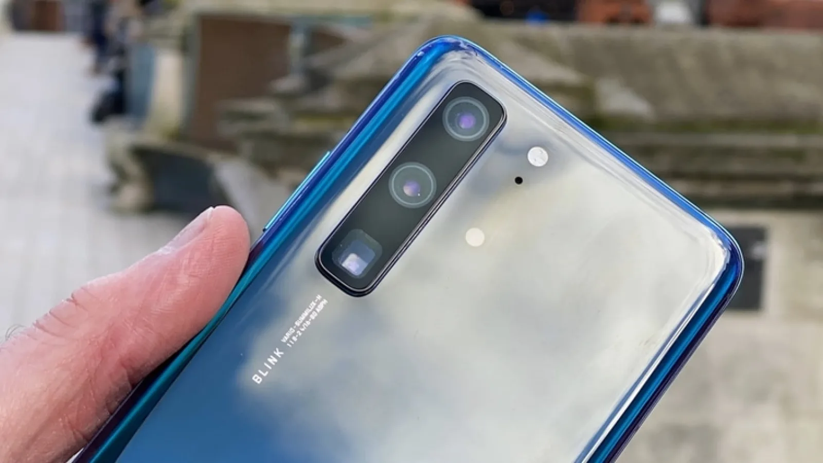 Huawei P40 în varianta prototip ni se prezintă într-un material hands-on; Vine cu o cameră periscop în spate