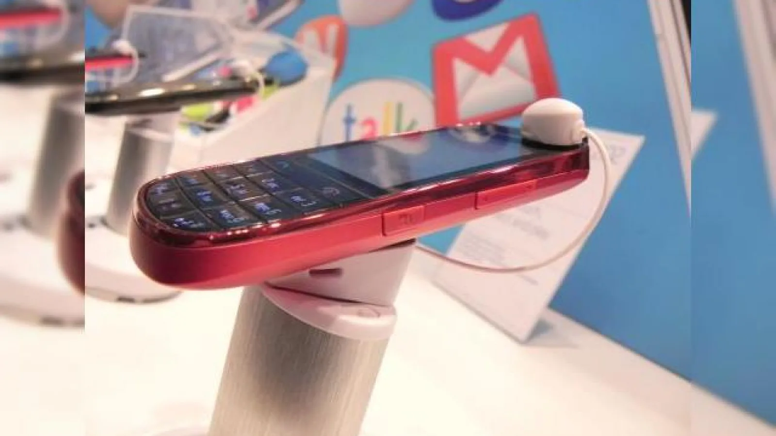 MWC 2012: Nokia Asha 202 preview - telefon dual SIM de 60 de euro, cu touchscreen (Video)