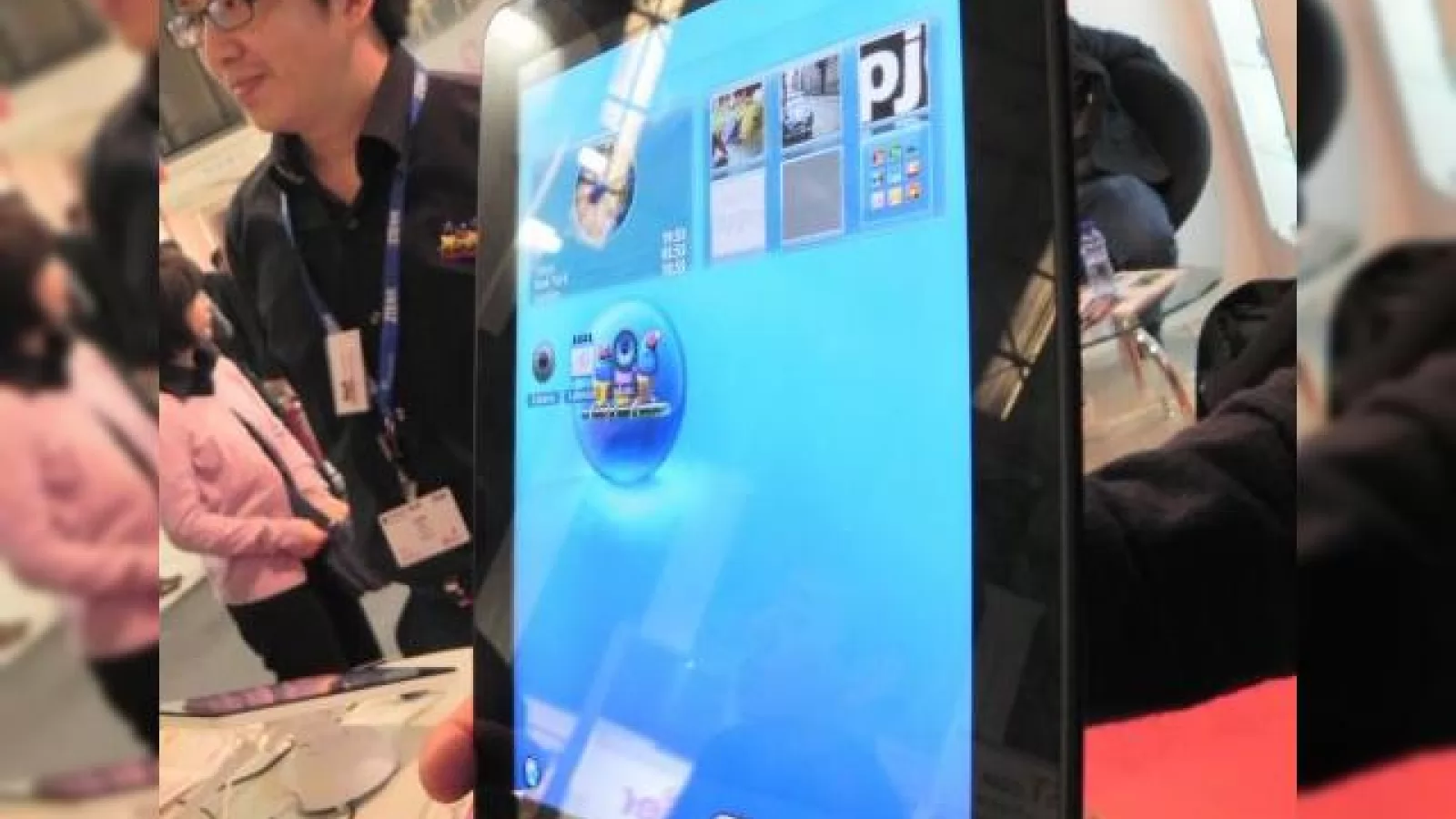 MWC 2012: ViewSonic ViewPad E100 preview - tableta Android 4.0 cu interfață 3D arătoasă (Video)
