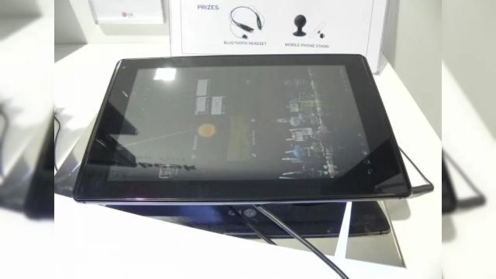 MWC 2012: LG Optimus Pad LTE preview hands on În Barcelona (Video)