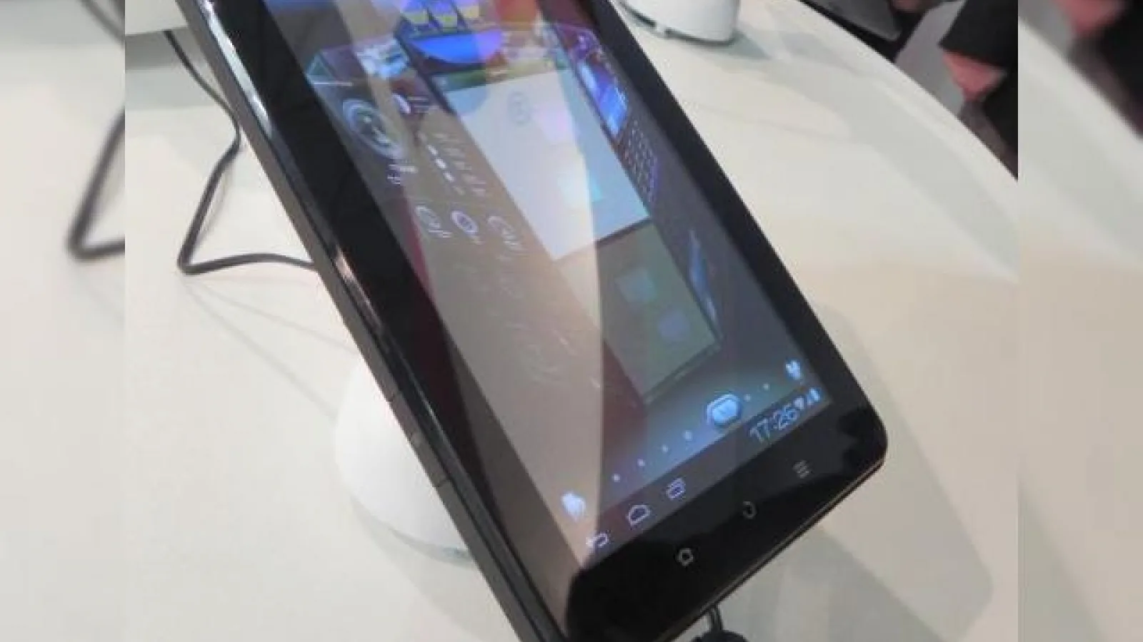 MWC 2012: ViewSonic ViewPad G70 hands on tableta Android 4.0 cu ecran de 7 inch, interfață 3D (Video)