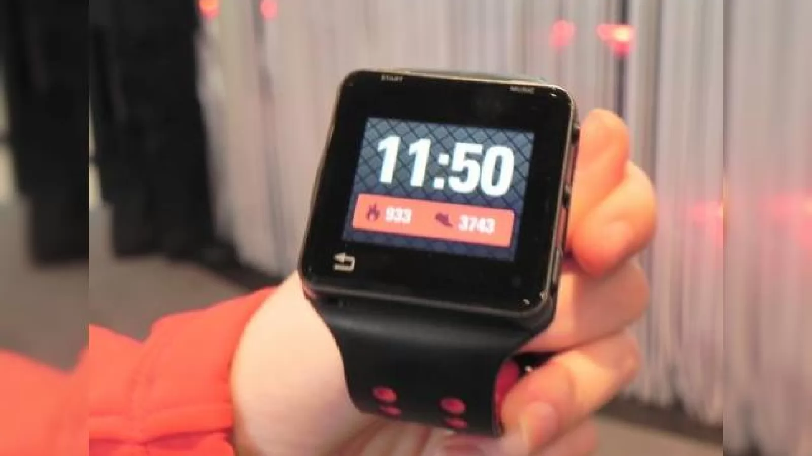 MWC 2012: Motorola MOTOACTV hands on - ceasul cu funcții fitness pentru persoanele active (Video)