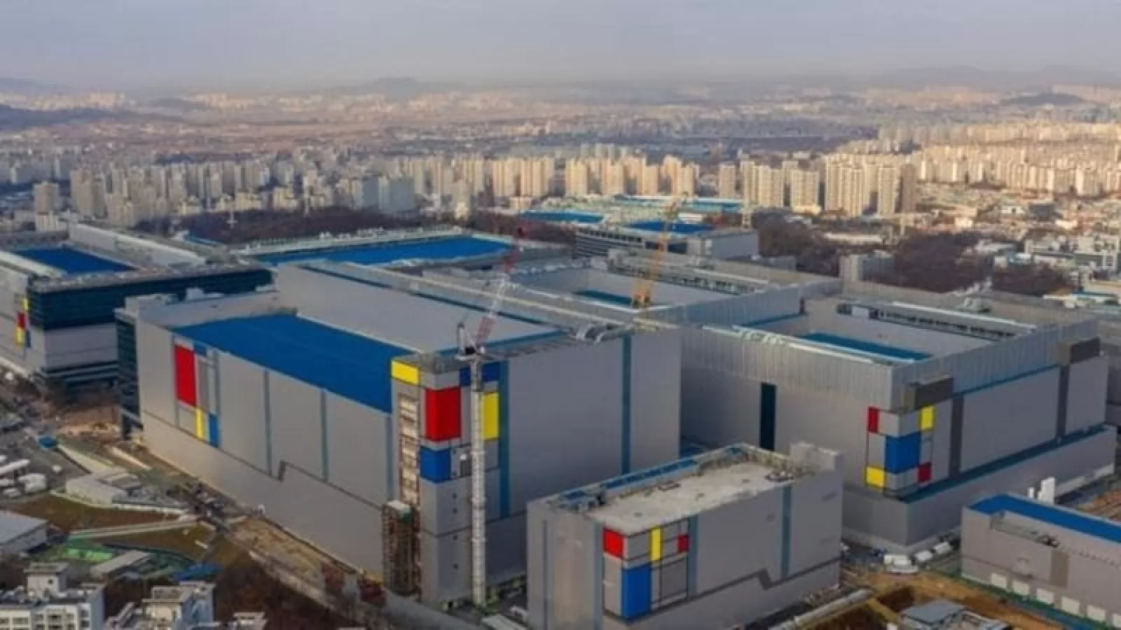 Samsung începe investiţiile în procesoare de 5 nm şi linii de producţie aferente; TSMC a furat startul deja