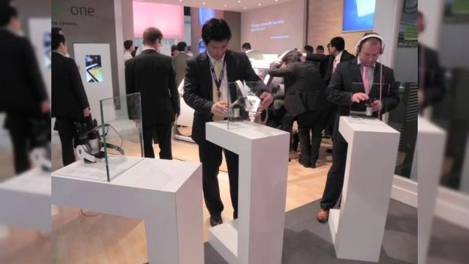 MWC 2012 - Standul HTC ni se prezintă cu dubstep și dans modern (Video)