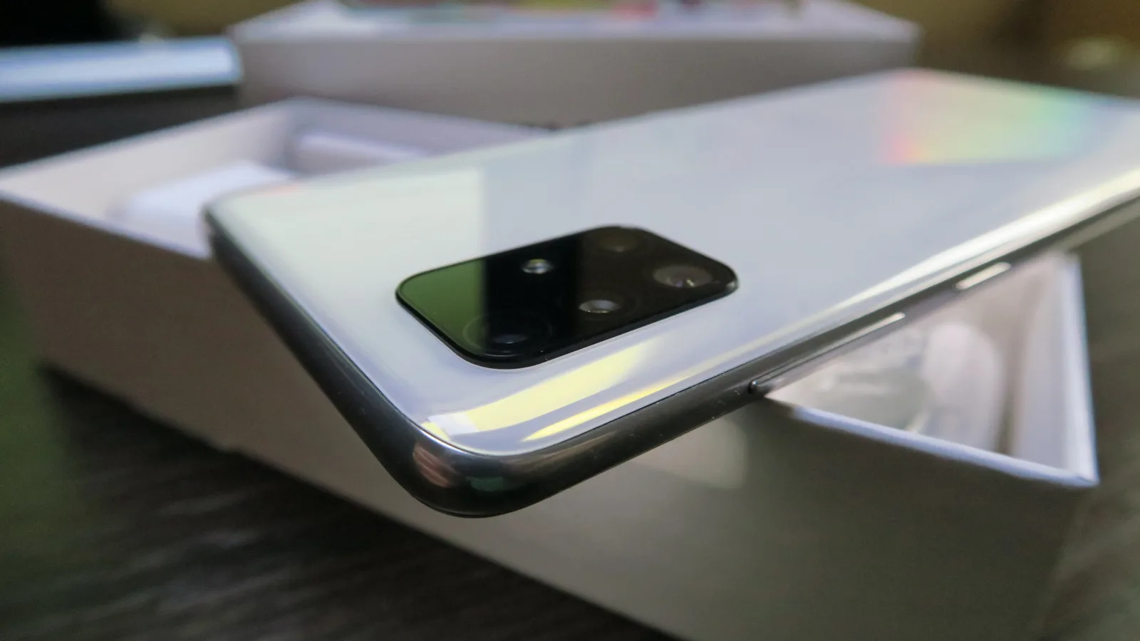 Samsung Galaxy A51: Baterie sub Galaxy A50, dar în continuare bună