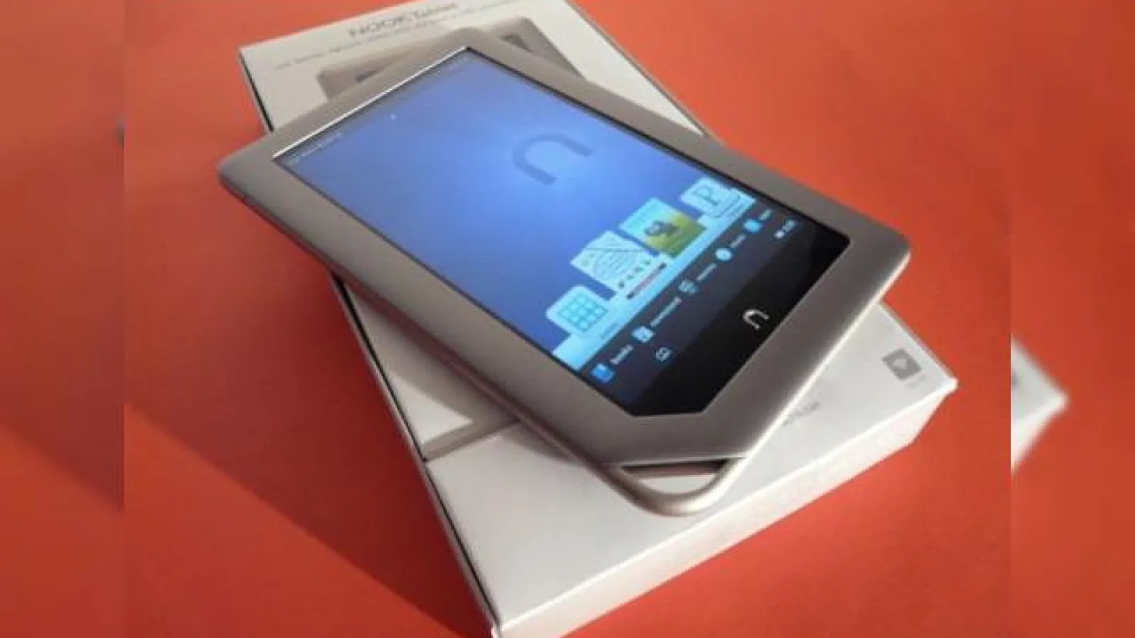 Nook Tablet unboxing la Mobilissimo.ro - tableta axată pe e-book-uri scoasă din cutie (Video)