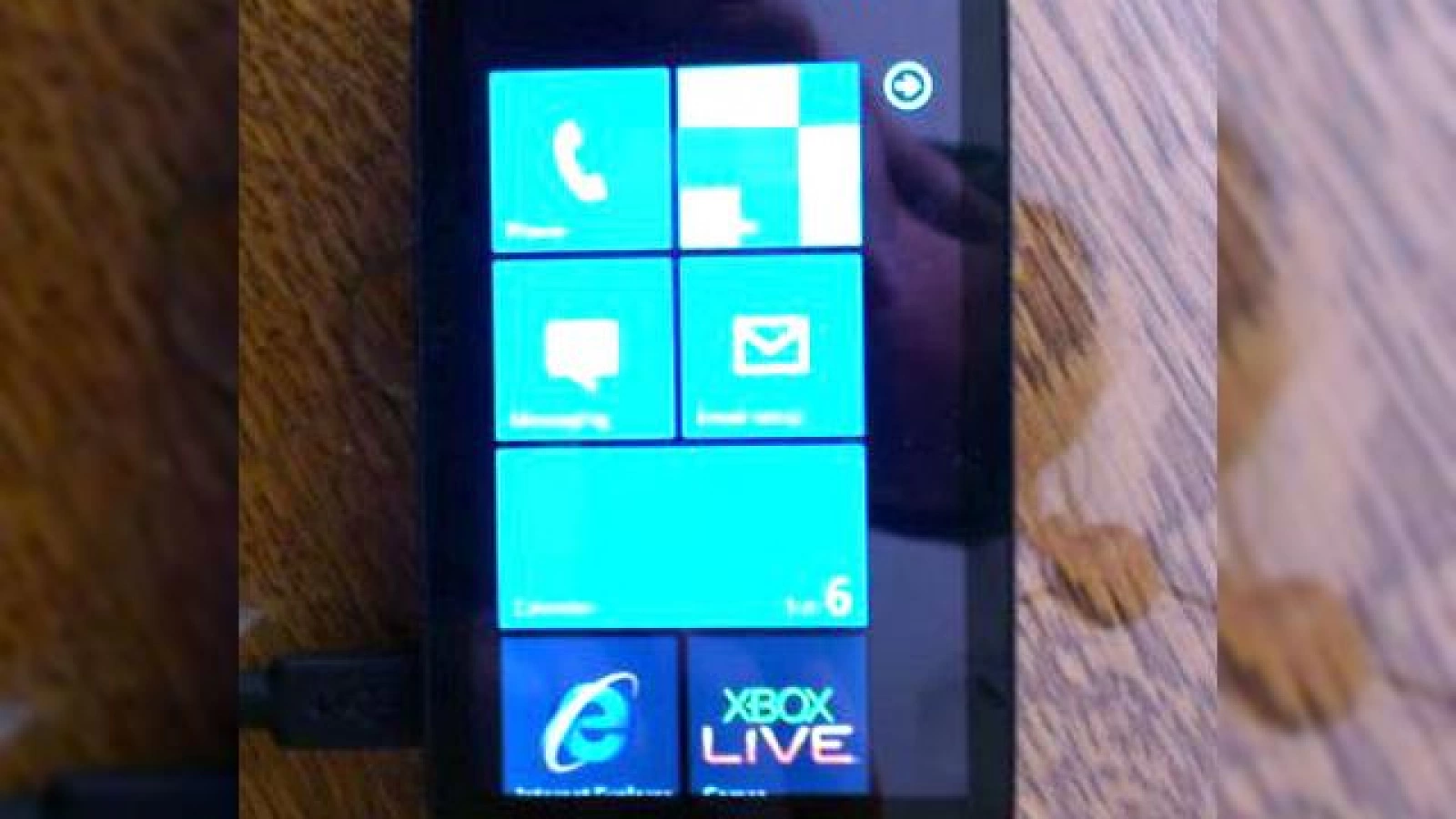 Windows Phone pe telefoane Sony (Ericsson)? Da, chiar pe un prototip vândut pe eBay!