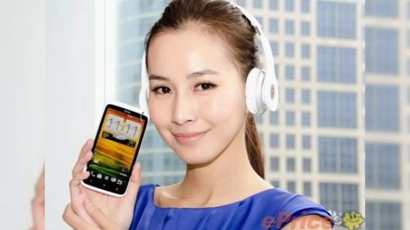 HTC One X Deluxe Limited Edition aduce Beats Solo la pachet
