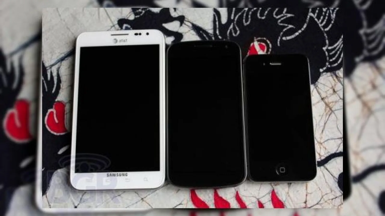 Dacă mărimea contează, atunci e bine că smartphone-ul să fie gigantic... arată un nou studiu!