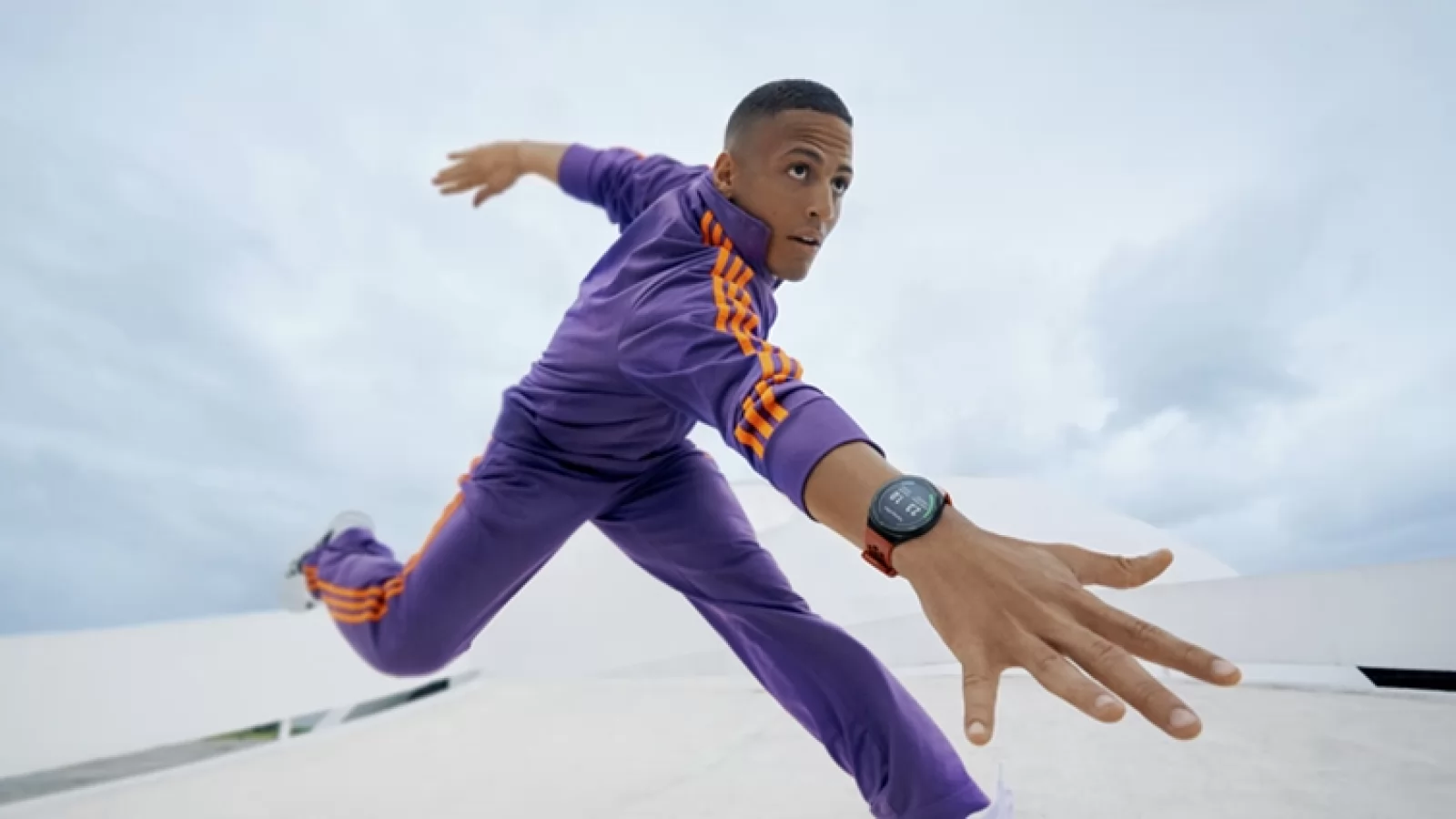 Huawei Watch GT2e devine oficial: ceas inteligent nou cu autonomie de 2 săptămâni, funcţii de fitness