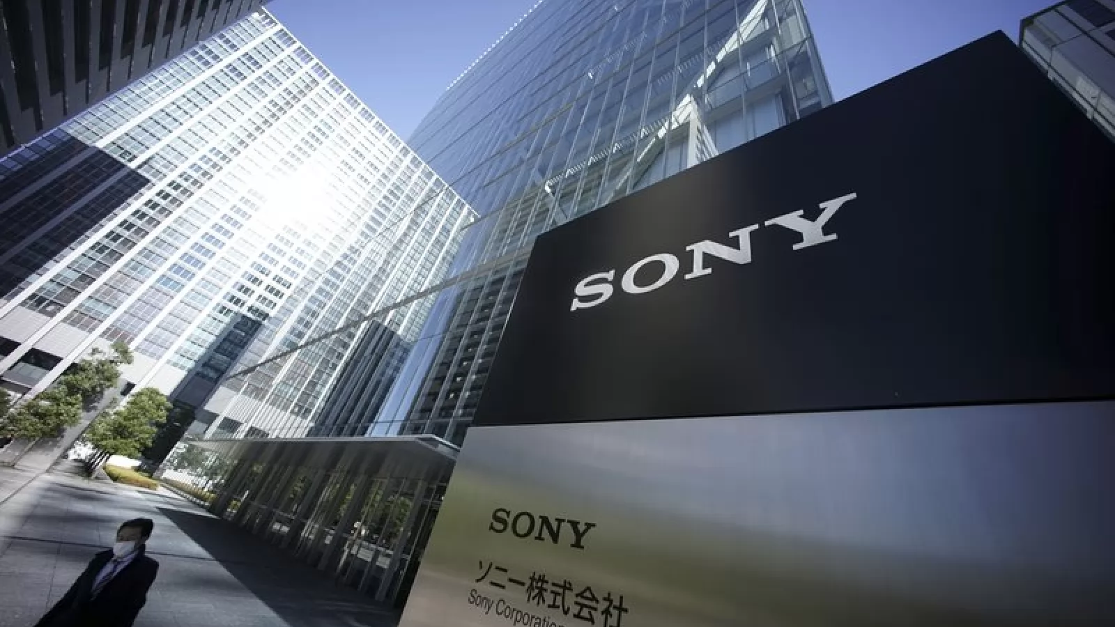 Sony îşi fuzionează segmentul de telefoane, cu cel de camere şi televizoare de pe 1 aprilie