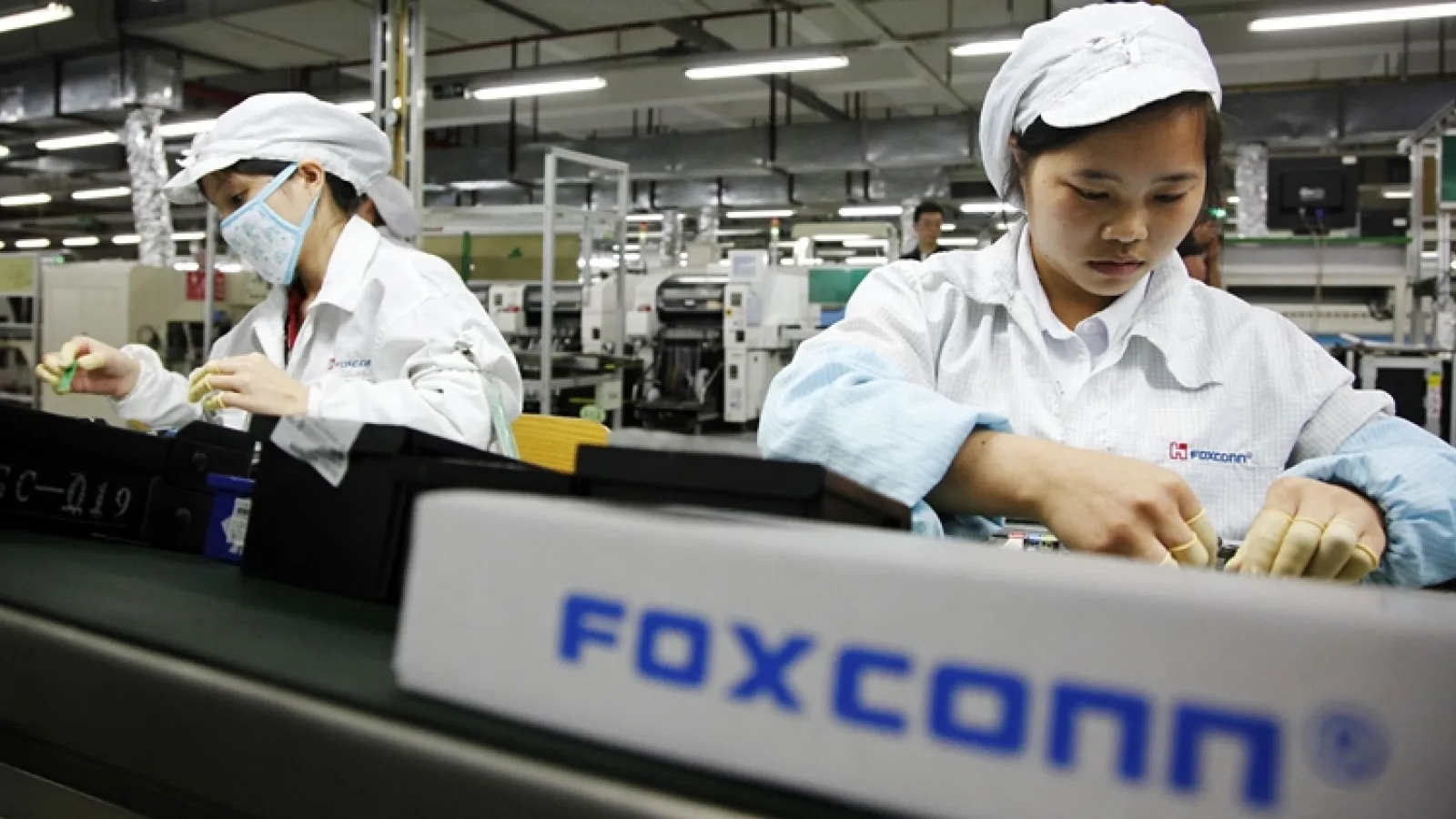 Gigantul Foxconn începe producția de ventilatoare medicale necesare în lupta contra pandemiei, chiar pe tărâm american