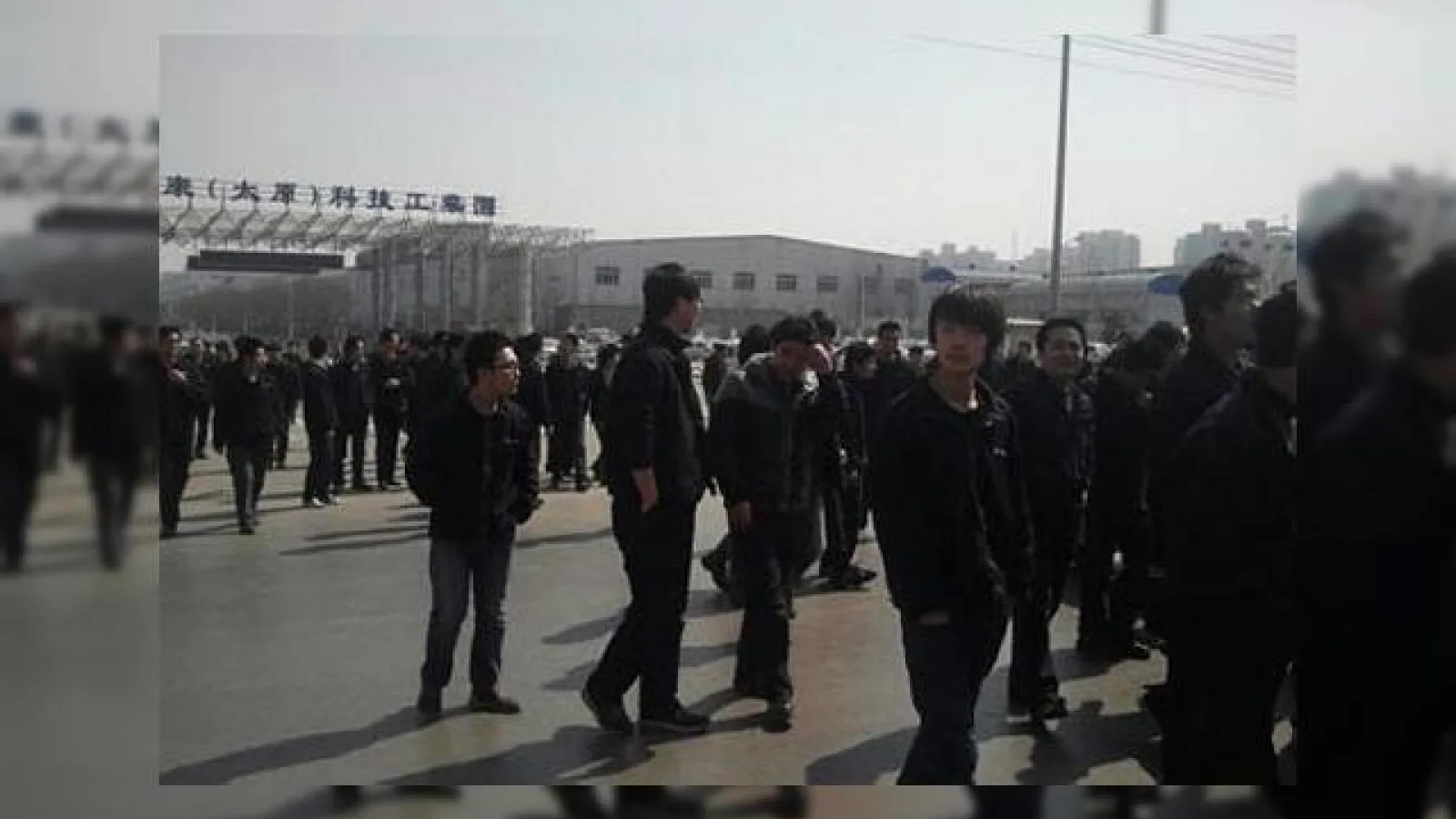 Muncitorii Foxconn intră În grevă, refuză să lucreze la iPhone 5?! (Video)