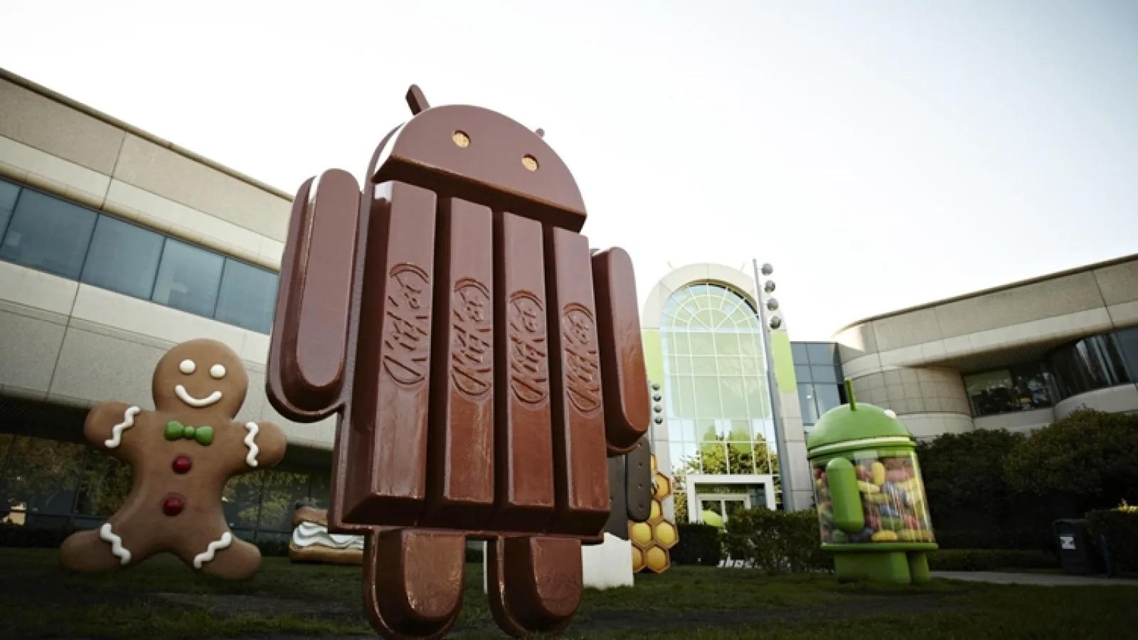 Istoria lui Android cu Radu: Episodul #7 - momentul când Google a colaborat cu Kitkat şi un Android 4.4 plat şi optimizat