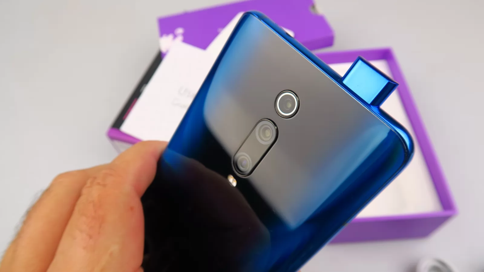 Xiaomi Mi 9T: Cameră cu unele pretenţii de flagship-midrange, filmare 4K bună, multe detalii