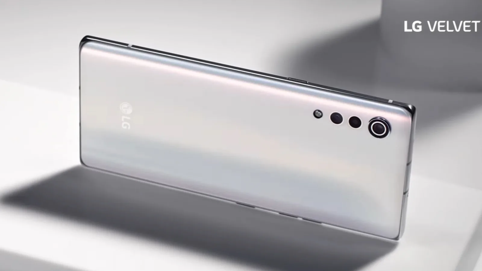 LG Velvet are design-ul dezvăluit în totalitate și vedem mai în detaliu camera "picătură" din spate, ecranul 21:9